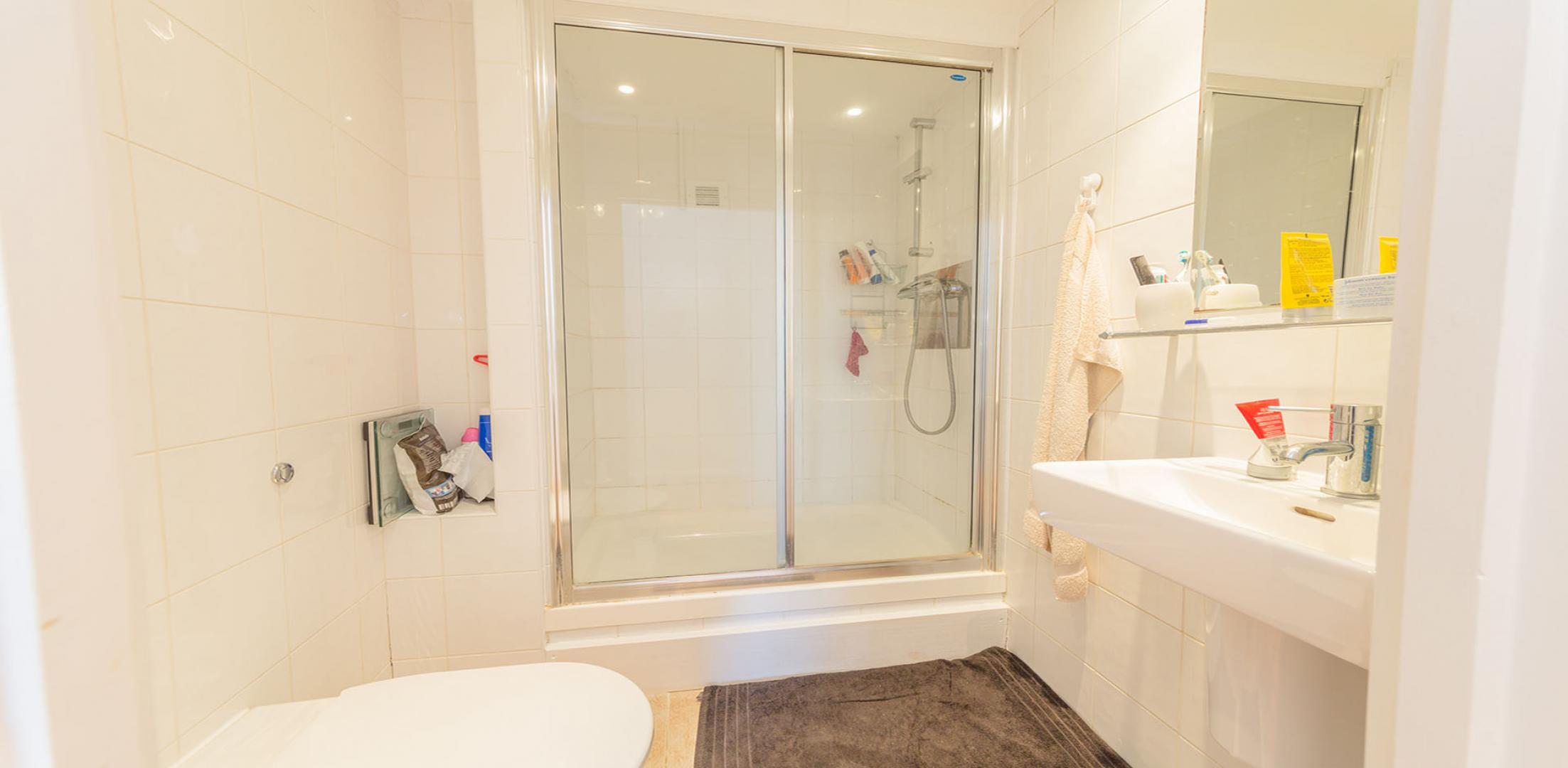 Three Bed / Three Bath High Street, Pinner